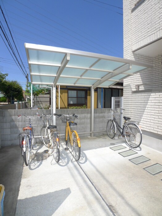 アブレール・フトラの物件外観写真