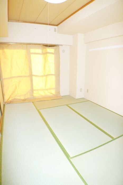 ロイヤルメゾンⅡの物件内観写真