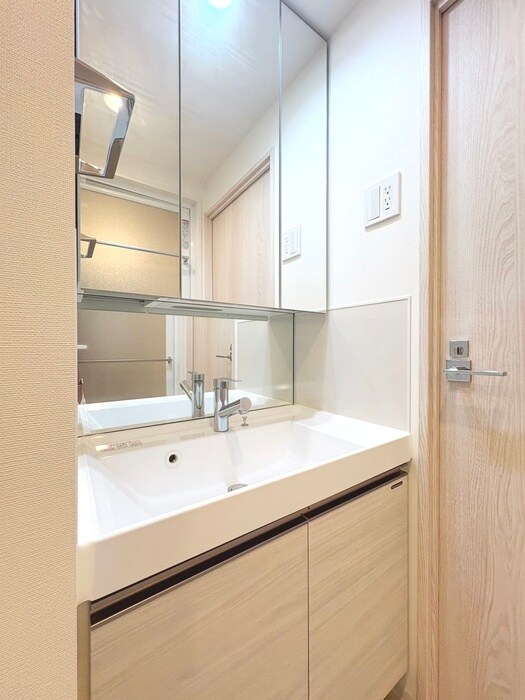 コンフォリア東葛西の物件内観写真