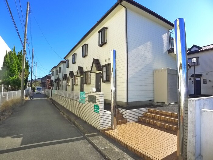 シンセリティナカエイの物件外観写真