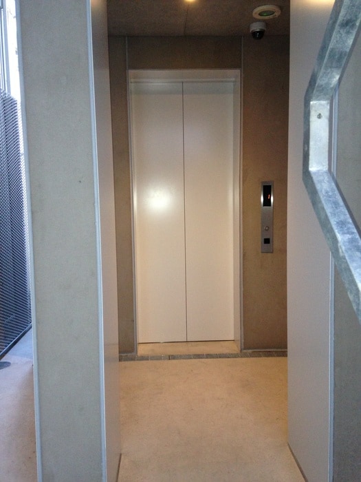 辰巳アパートメントハウスの物件外観写真