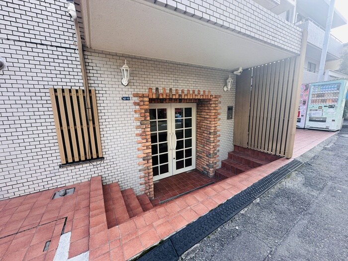 ベルハイム初台の物件外観写真