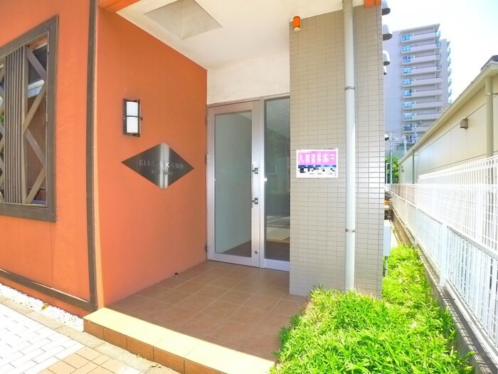 ケフィーズ・クニミの物件外観写真