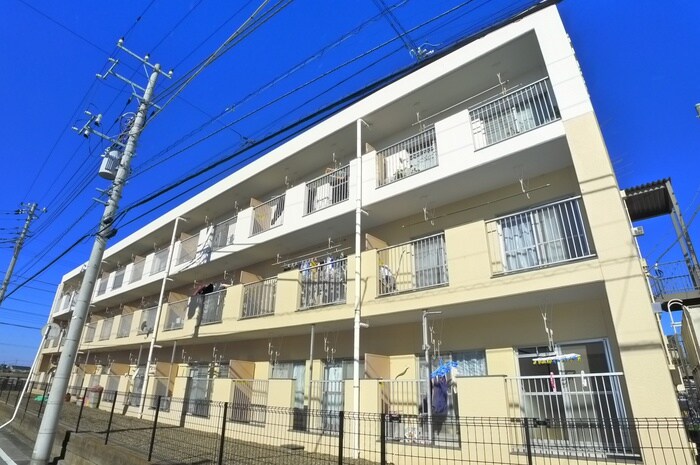 吉田マンションの物件外観写真