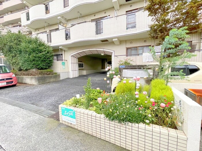 スリーゼヒルの物件外観写真