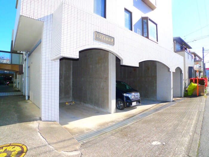 エンブレム上尾の物件外観写真