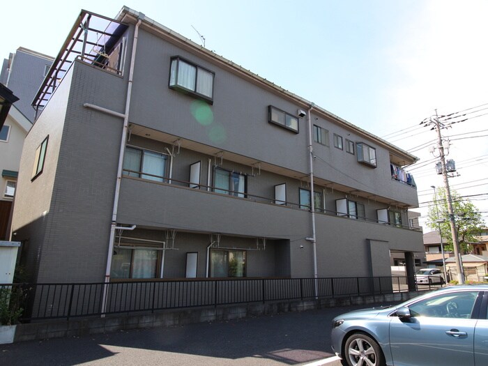 ファミ－ル鈴木の物件外観写真