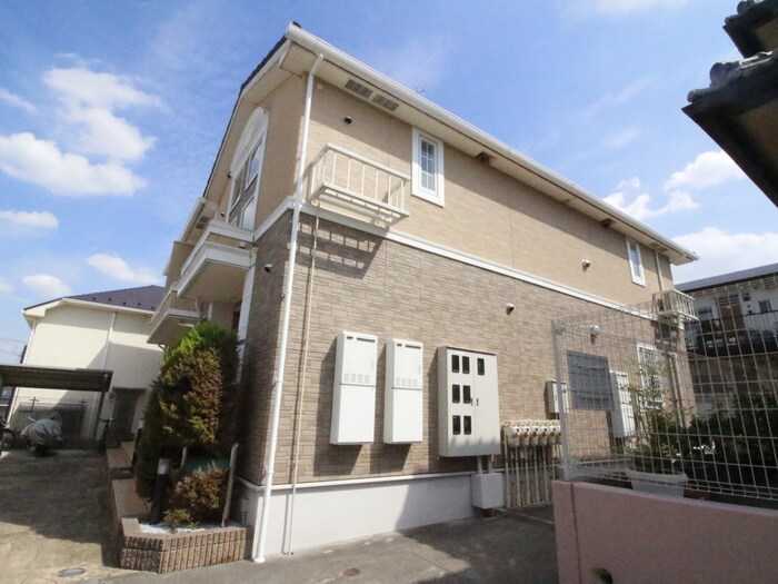 エレガンテ・カ－サの物件外観写真