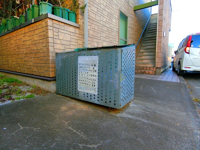 クレスト所沢の物件外観写真