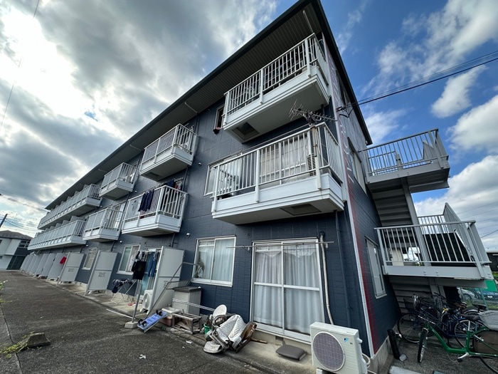 エステ－トロイヤルの物件外観写真