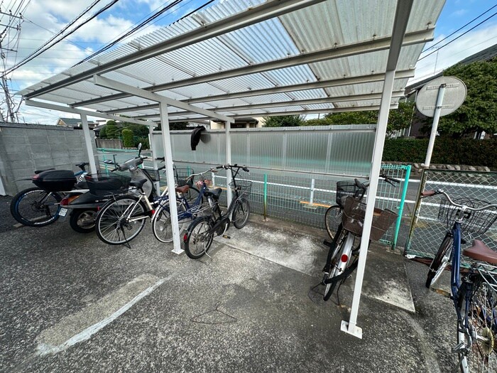 エステ－トロイヤルの物件外観写真