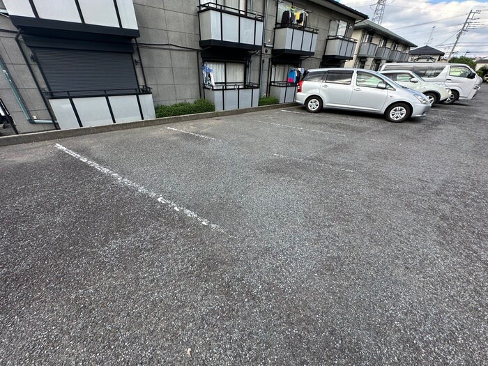 エステ－トロイヤルの物件外観写真