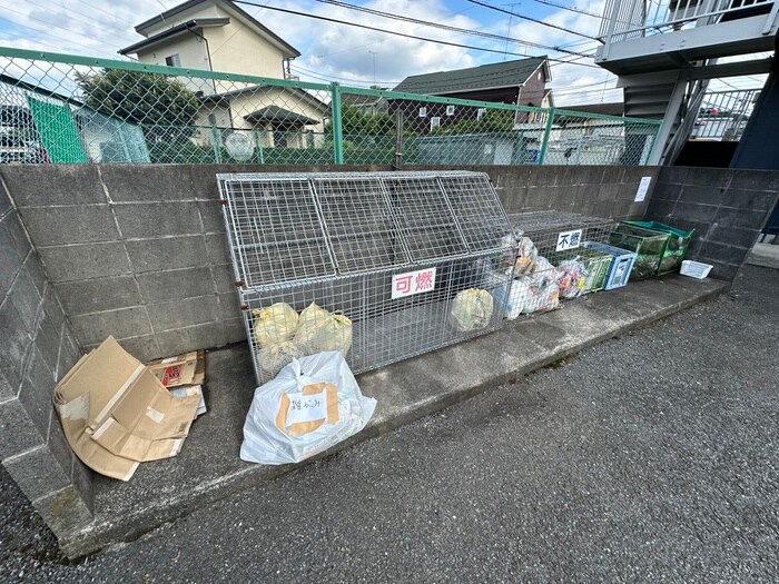 エステ－トロイヤルの物件外観写真