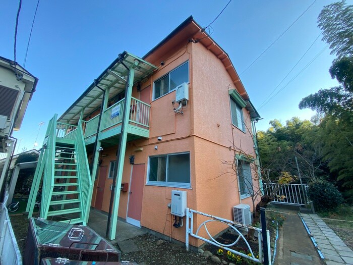 パインクレストの物件外観写真