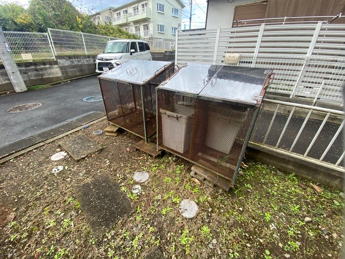 パインクレストの物件外観写真