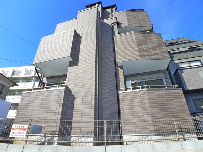 ウィン東中山の物件外観写真