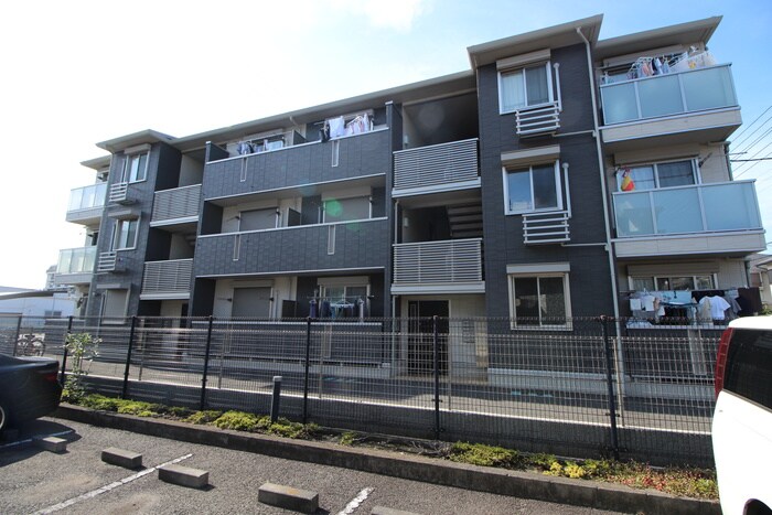 クレシェンテの物件外観写真