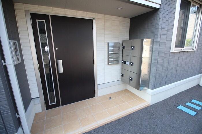 クレシェンテの物件外観写真