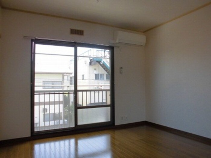 アーバン中山の物件内観写真