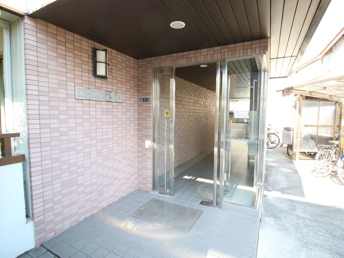 ガーデングレイスの物件外観写真