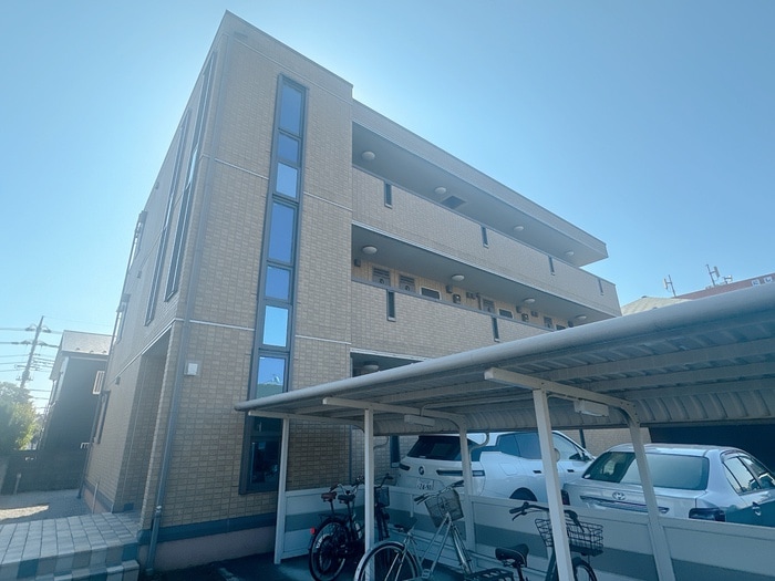 リヴェ－ル石田の物件外観写真