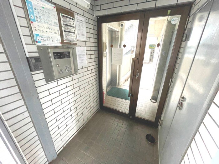 ロイヤルテラス夏目坂の物件外観写真