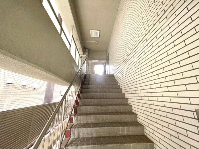 ロイヤルテラス夏目坂の物件外観写真