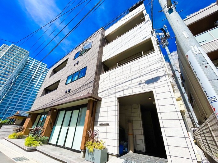 THREE ISLANDの物件外観写真