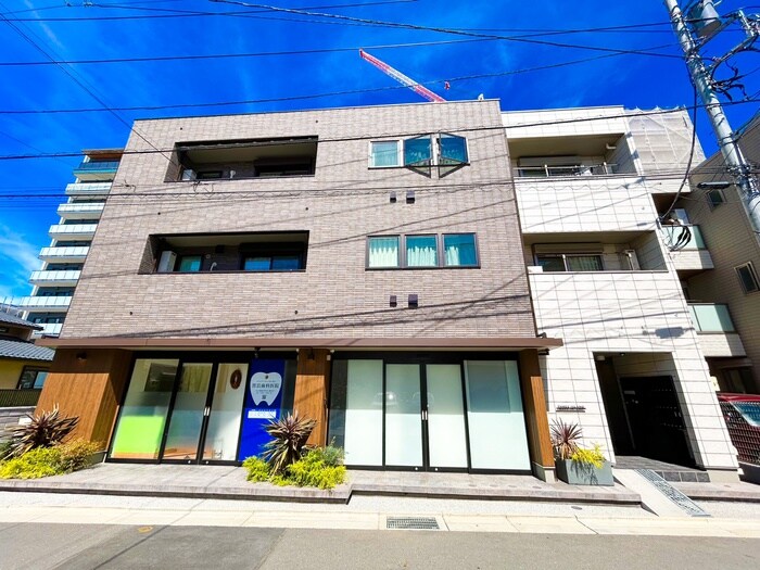 THREE ISLANDの物件外観写真