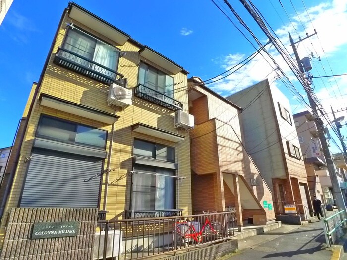 ＣＯＬＯＮＮＡ　ＭＩＬＩＡＲＥの物件外観写真