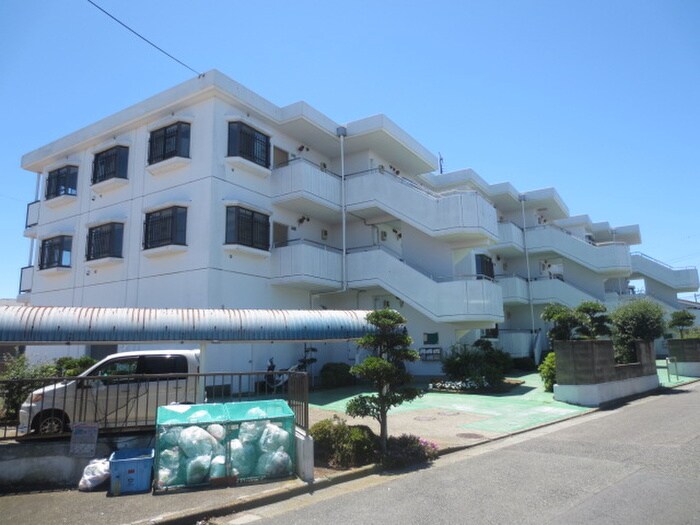 ロイヤルプラザ湘南の物件外観写真