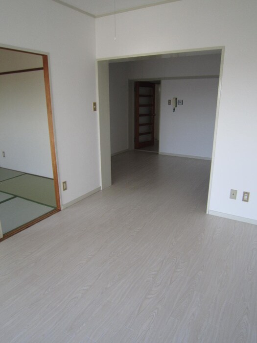 ロイヤルプラザ湘南の物件内観写真