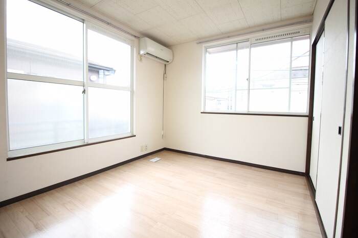 ロイヤルハイツの物件内観写真