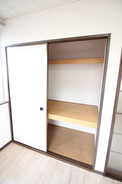 ロイヤルハイツの物件内観写真