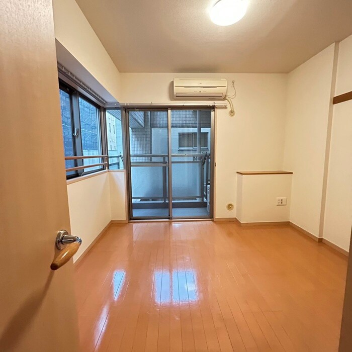 アリエスヨコハマの物件内観写真