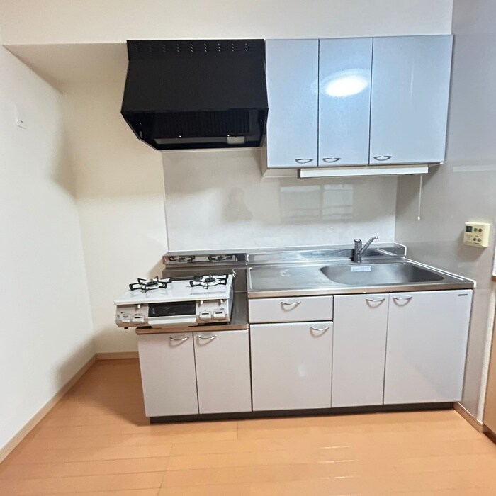 アリエスヨコハマの物件内観写真