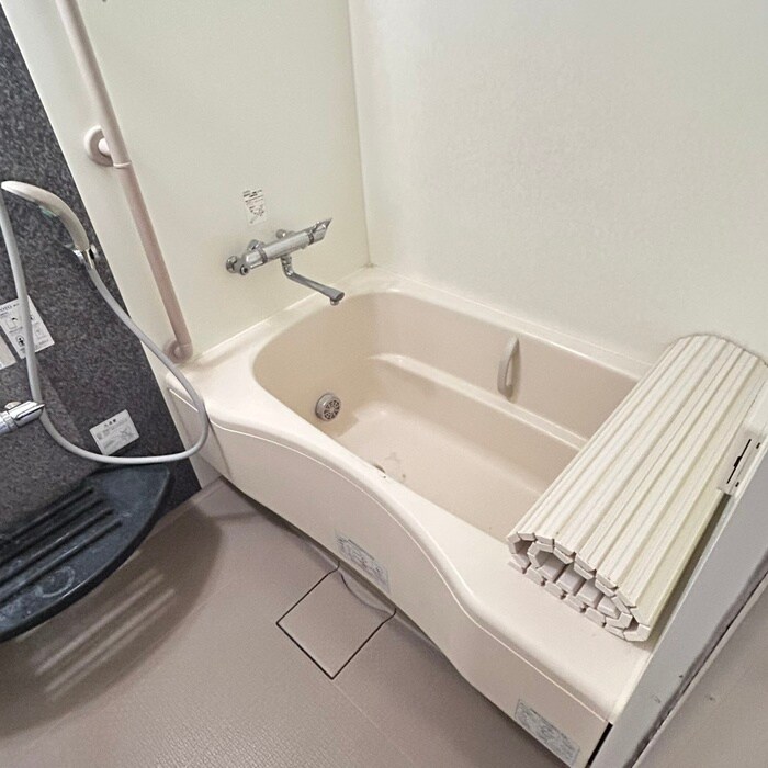 アリエスヨコハマの物件内観写真