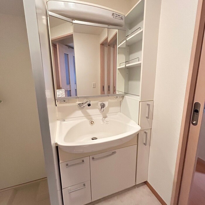 アリエスヨコハマの物件内観写真