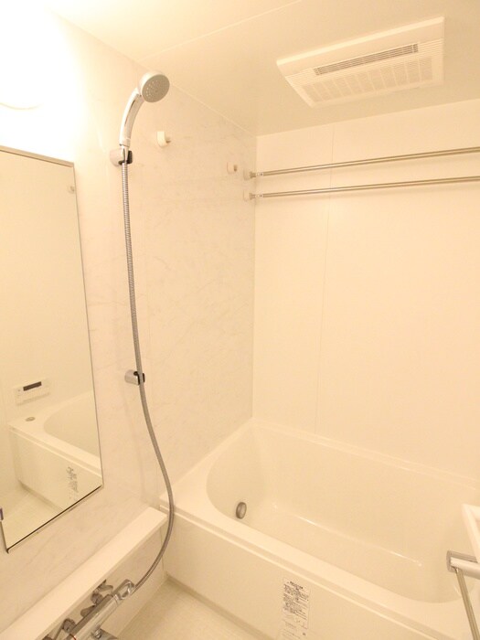 コンフォリア東新宿の物件内観写真