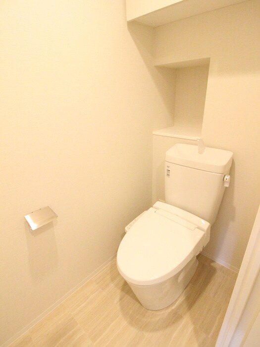 コンフォリア東新宿の物件内観写真