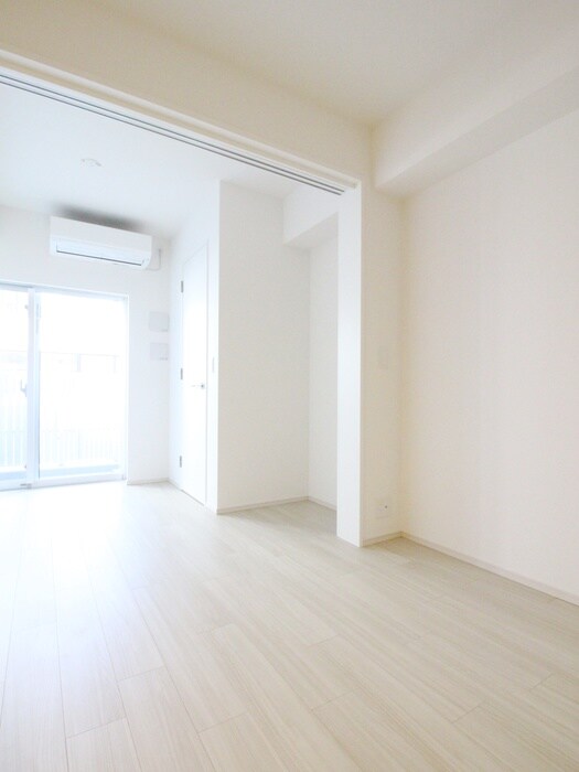 コンフォリア東新宿の物件内観写真