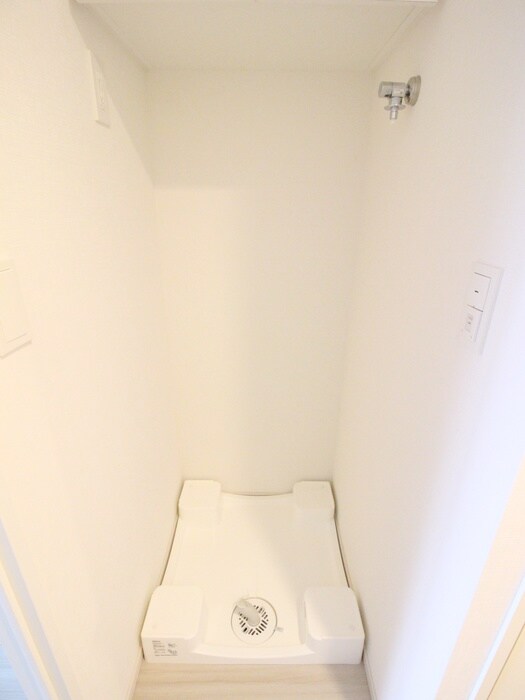 コンフォリア東新宿の物件内観写真