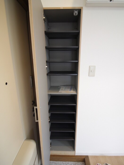 ロイヤルヒルズの物件内観写真