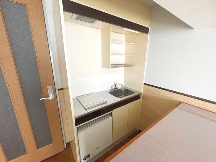 セシーズイシイ8の物件内観写真