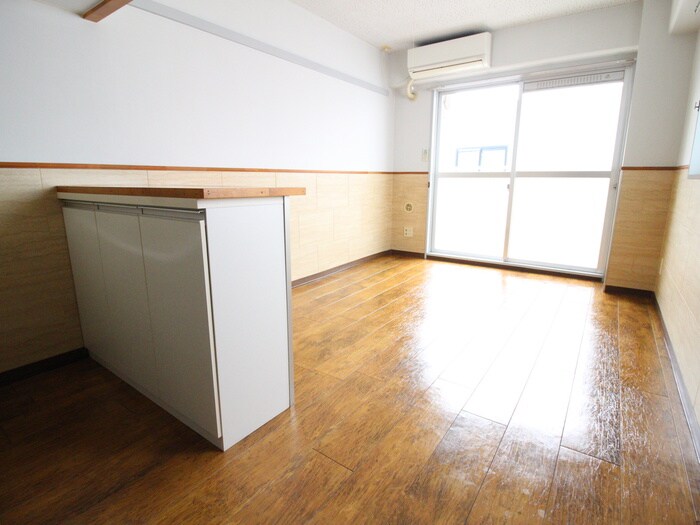 セシーズイシイ8の物件内観写真