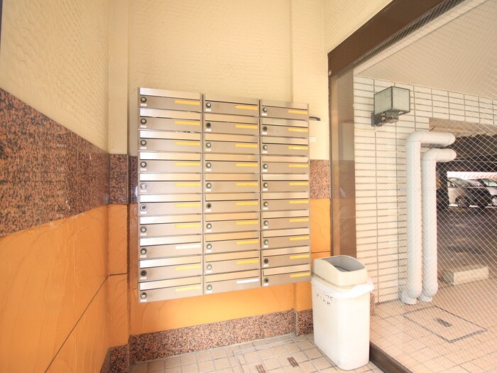 セシーズイシイ8の物件外観写真