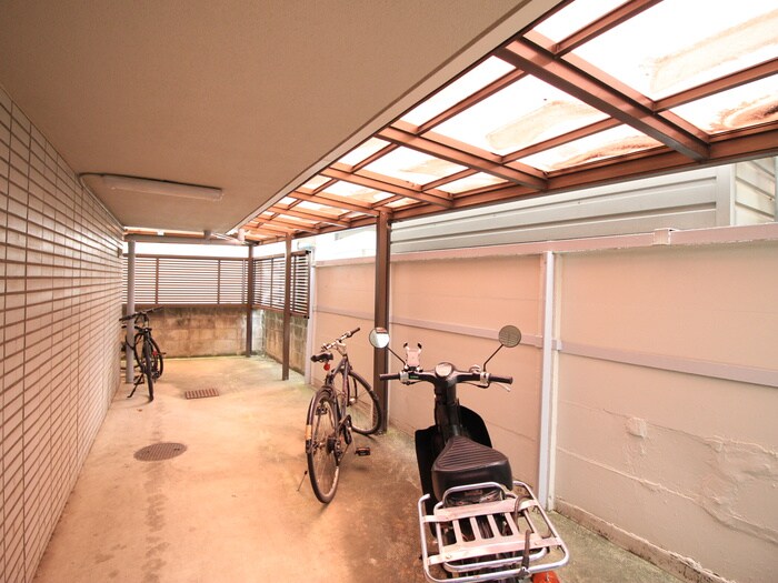 セシーズイシイ8の物件外観写真