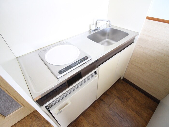 セシーズイシイ8の物件内観写真