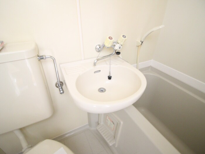 セシーズイシイ8の物件内観写真