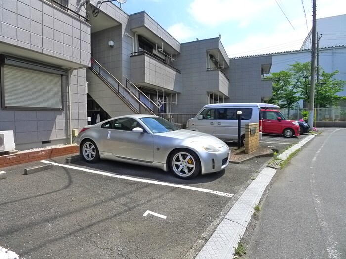 ファミリーハイツの物件外観写真